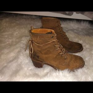 Frye 9.5 Sabrina 6G Lace Up